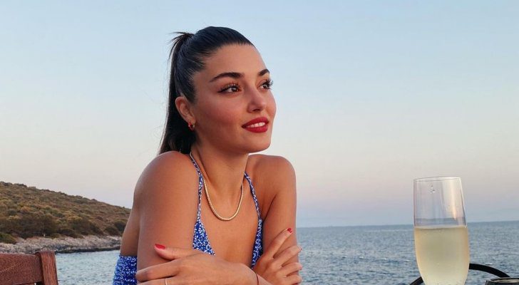 Handa Artchil هاندا أرتشيل تحتل هذه المرتبة عالميا ضمن قائمة النساء الأكثر اثارة