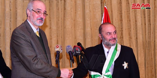 وسام الاستحقاق في حفل وداع لسفير لبنان في سوريا