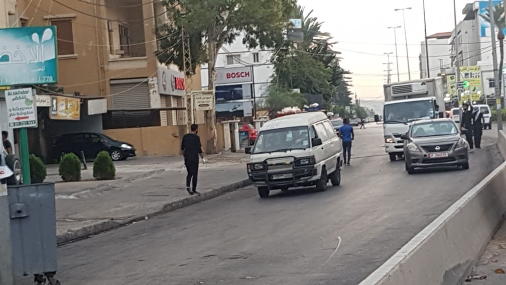 قطع السير على طريق صيدا القديمة من قبل محتجين
