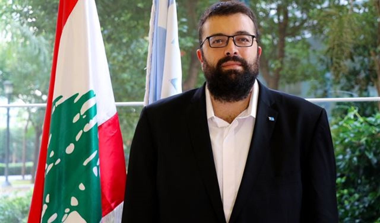 احمد الحريري أحمد الحريري بعد مؤتمر السنيورة: موقف سعد الحريري وحده يمثلني
