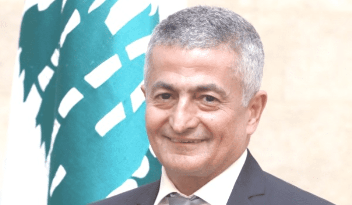 الخليل الخليل: رواتب كل العاملين في القطاع العام كما المتقاعدين ستحتسب على سعر صيرفة 60 ألف ليرة