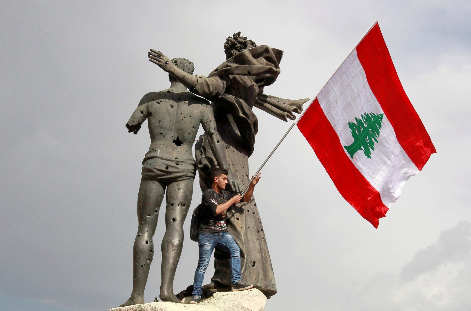 لبنان تمثال الشهداء متضرر