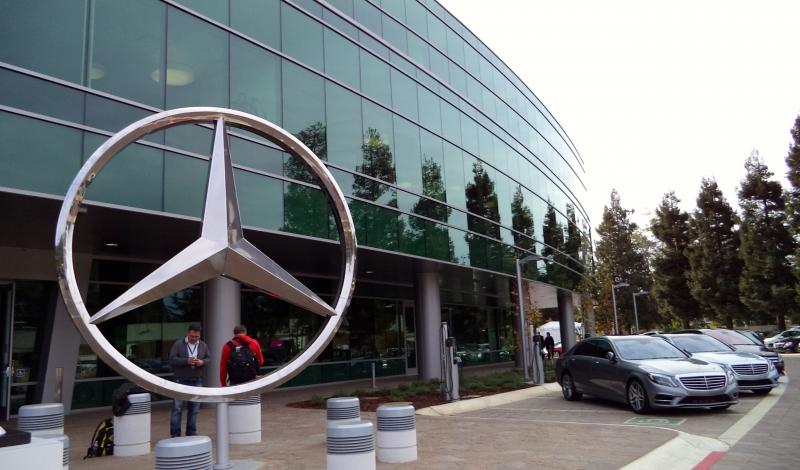 mercedes مرسيدس-بنز توقف صادراتها إلى روسيا
