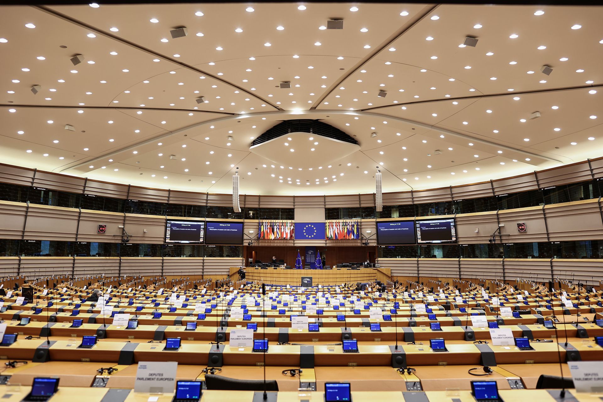 البرلمان الأوروبي حذّر من “ابادة جماعية”