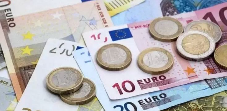اليورو عند ادنى مستوياته امام الدولار