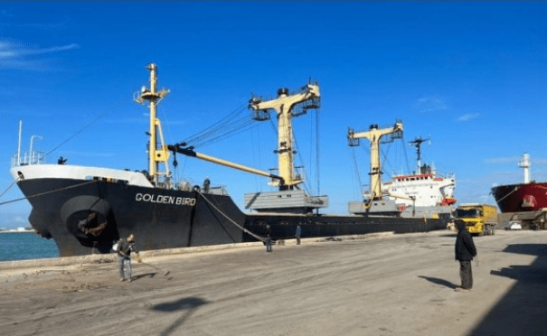 سفينة محملة ب 11000 طن من القمح من اوكرانيا وصلت الى مرفأ طرابلس