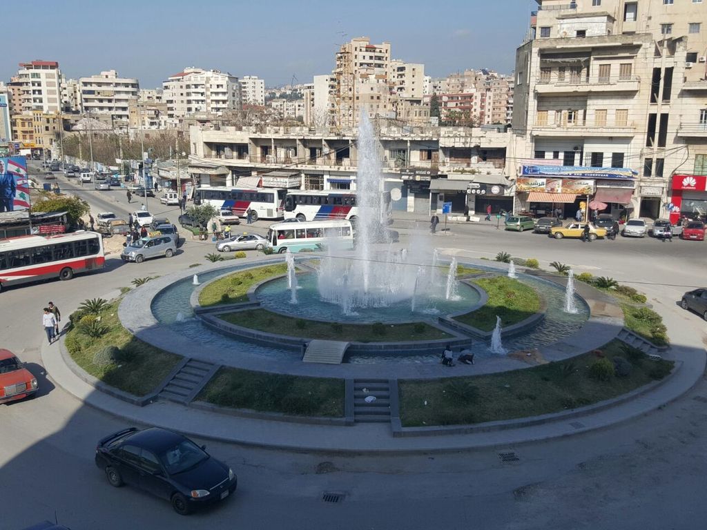 صيدا 1 بالصورة- حريق في باحة مركز الأثار في المدينة الصناعية بصيدا
