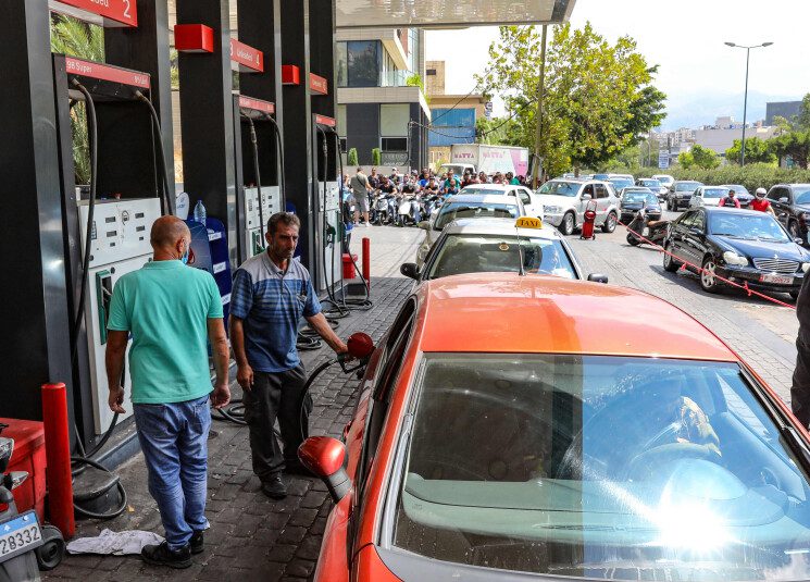 طوابير بنزين فوضى المحروقات مجدداً… و”حزب الله” يرافع دستورياً!