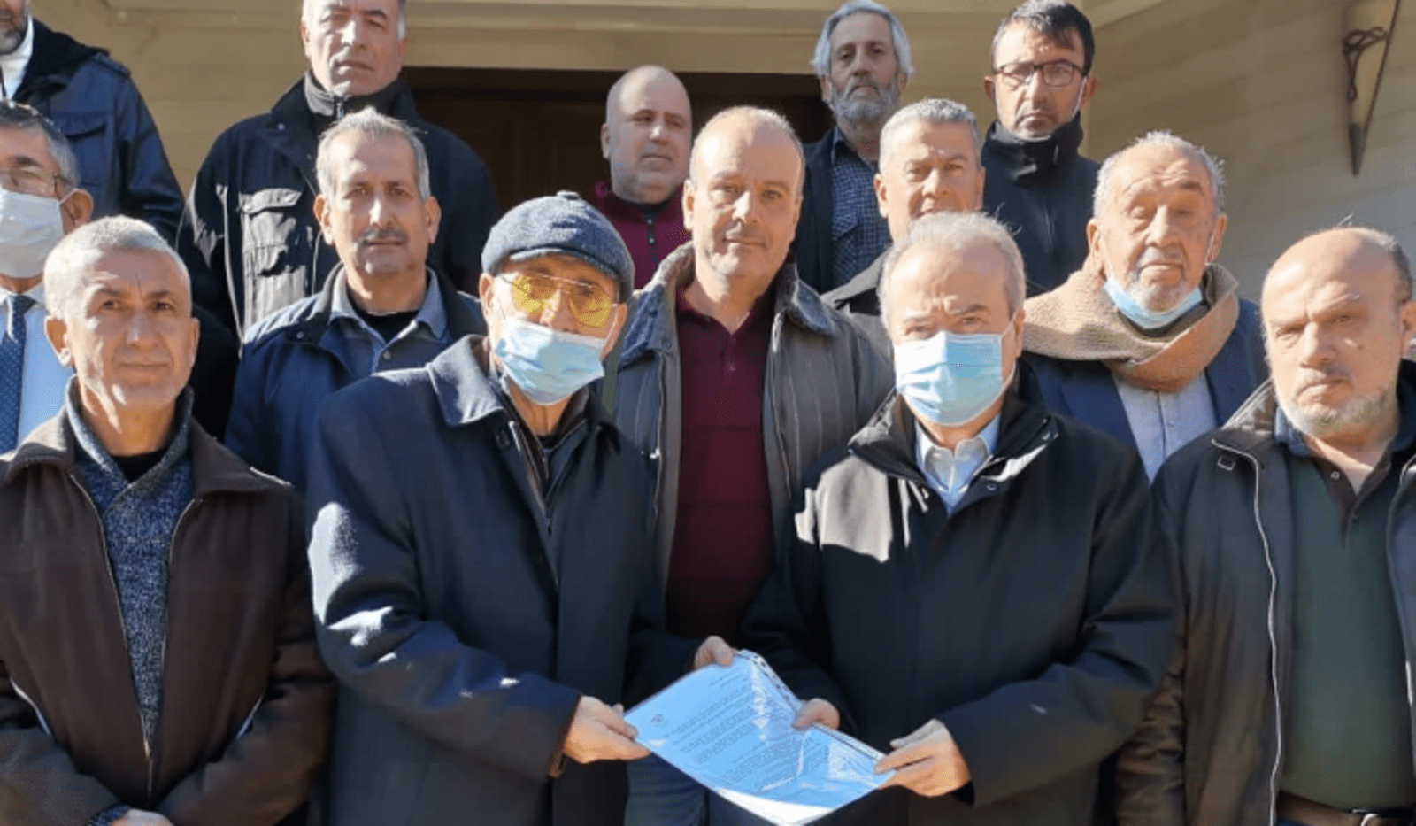 متقاعدو الجيش وقوى الأمن متقاعدو القوى الامنية أقفلوا مدخل BLC