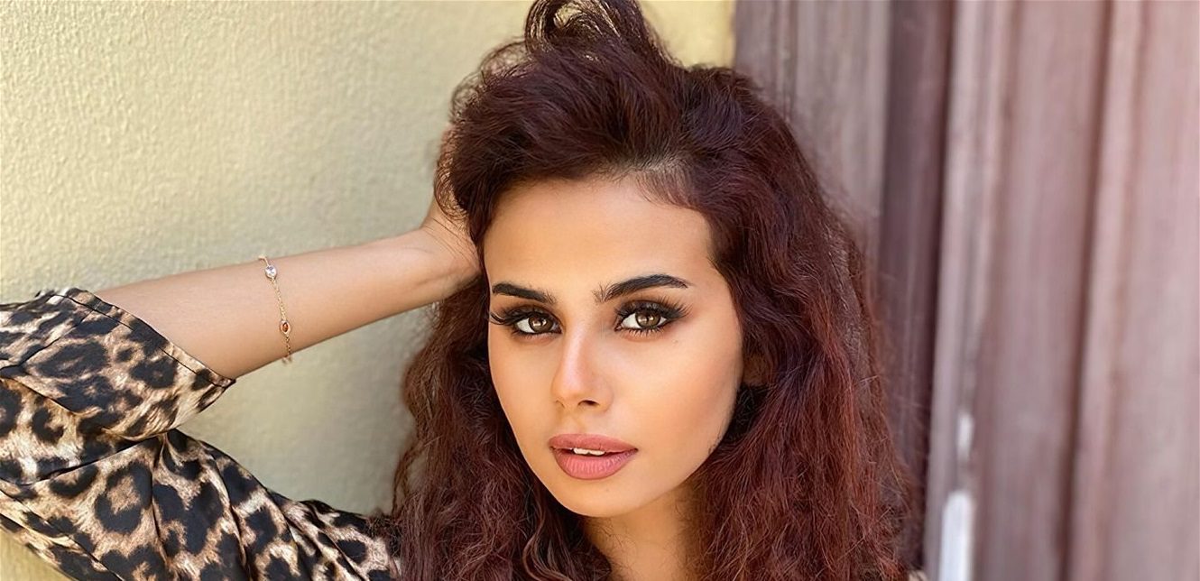 منة عرفة تنهار بالبكاء
