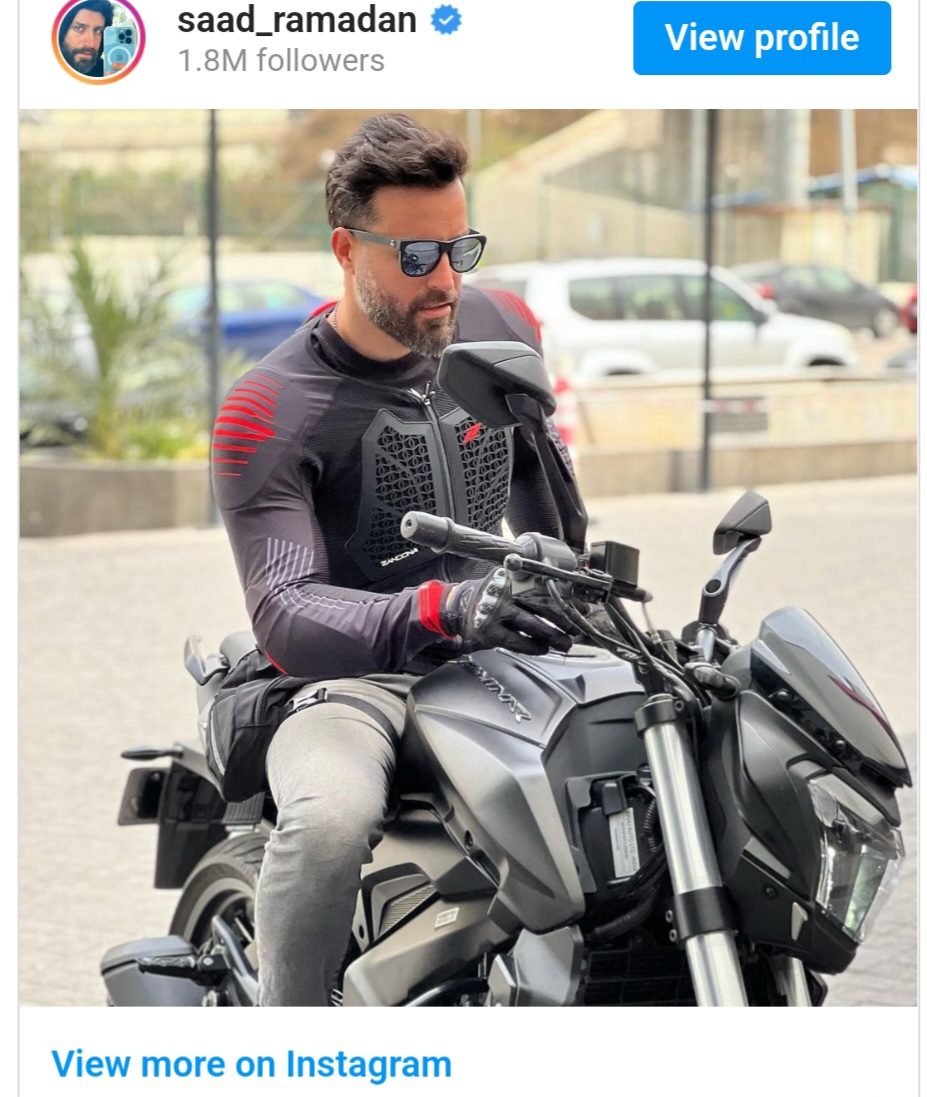 سعد رمضان على دراجته النارية