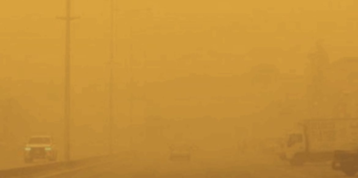 B2E95A41-0CD9-4CAE-B7A0-E49F5141EB37 عاصفة ترابية تتسبب في “شبه انعدام” الرؤية في السعودية