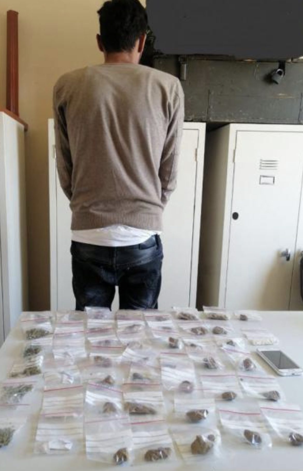 CD645816-D04D-4DAC-A503-266567AA2B77 يروّج المخدّرات في إحدى البلدات البقاعيّة.. وشعبة المعلومات بالمرصاد