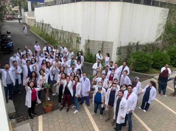 اعتصام لاطباء متمرنين في جامعة البلمند