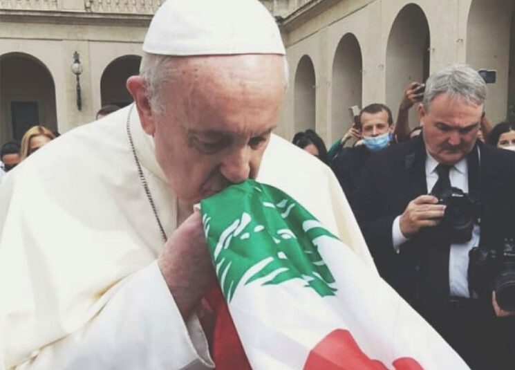 البابا فرنسيس علم لبنان في قداس الميلاد… لبنان بعظة البابا فرنسيس