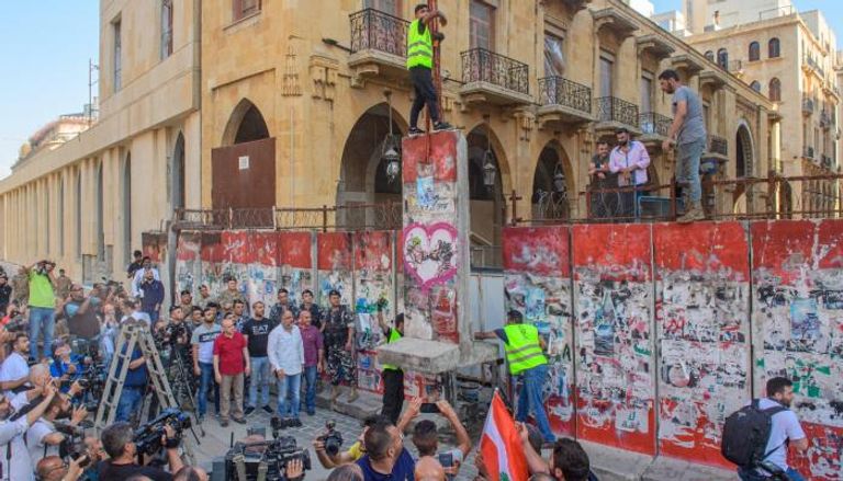البرلمان الحواجز جرادي دشّن عملياً أولى خطوات نواب الثورة