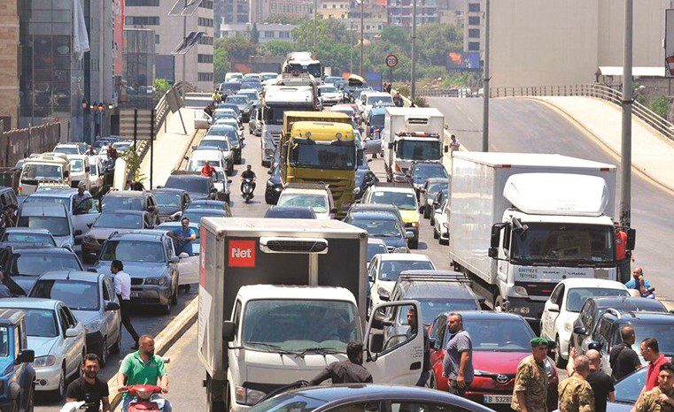 تحذيران من انفجارين «إقليمي» و «داخلي» يسحبان الليرة إلى مزيد من الانهيار