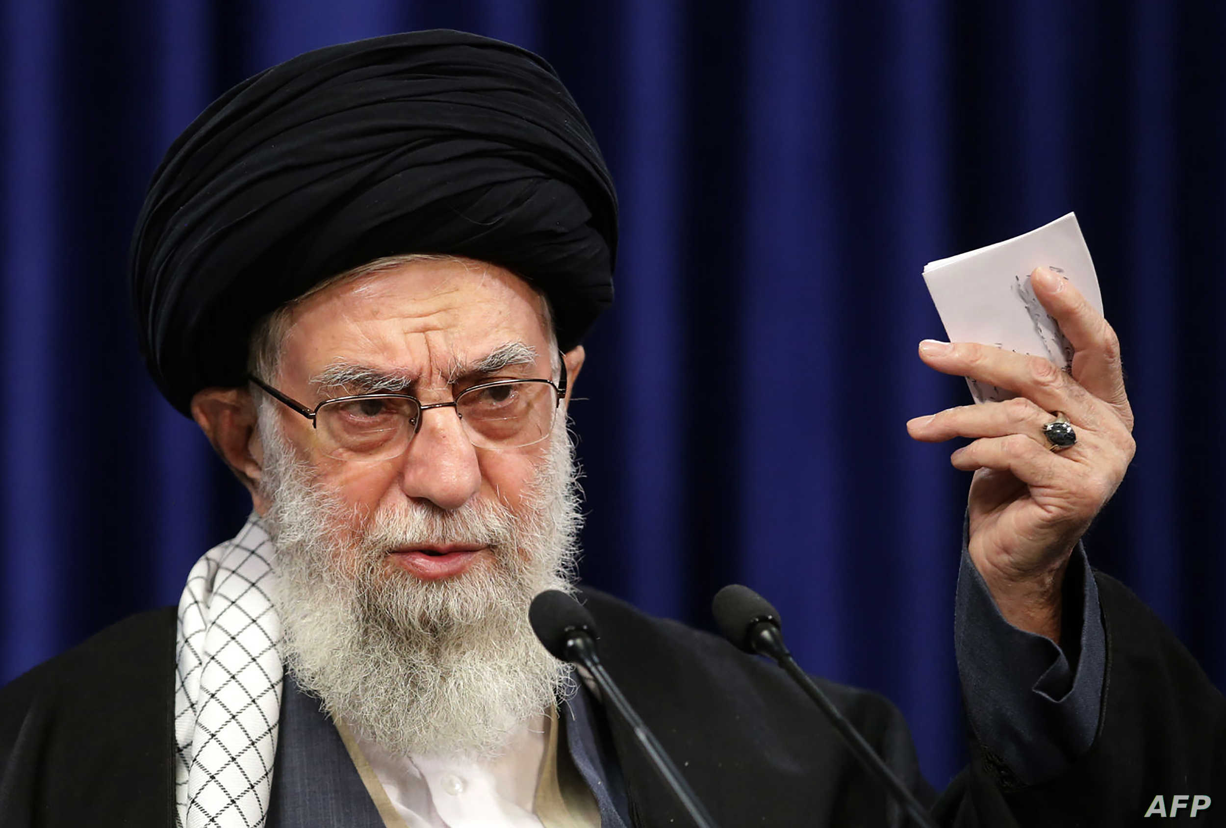 IRAN-POLITICS-KHAMENEI خامنئي: أوروبا نقطة خصبة بالحرب