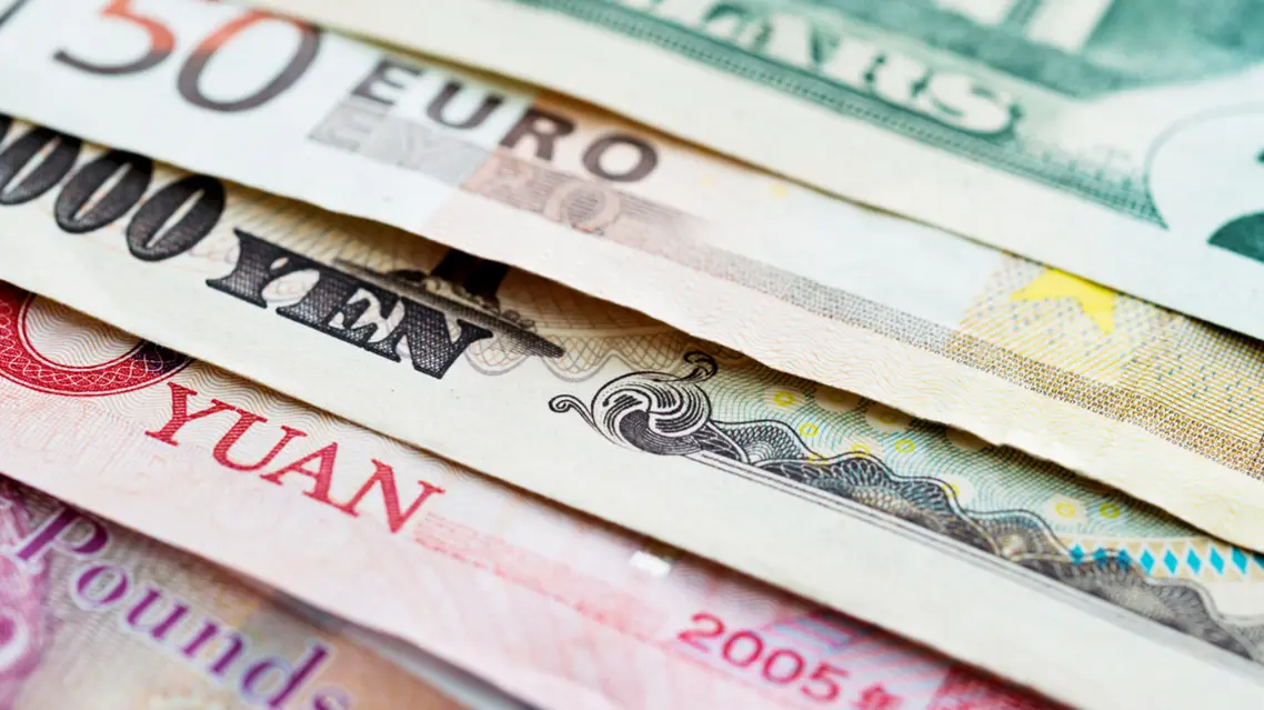 عملات اجنبية التهدئة المالية غير مضمونة والمركزي يستنزف احتياطاته من النقد الأجنبي