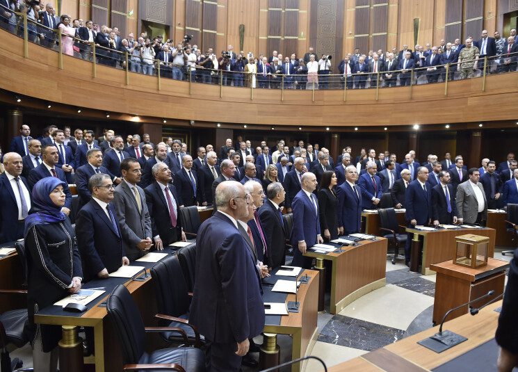 من هو الرئيس الجديد للجنة الاعلام والاتصالات
