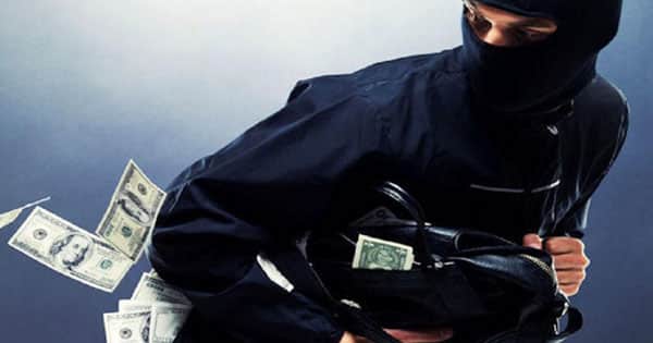 سرقة سرقا حوالى 14 ألف دولار من أحد المنازل!
