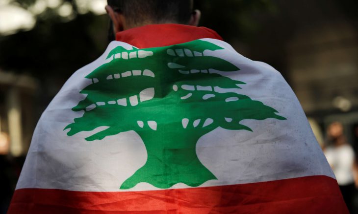 علم لبنان 3