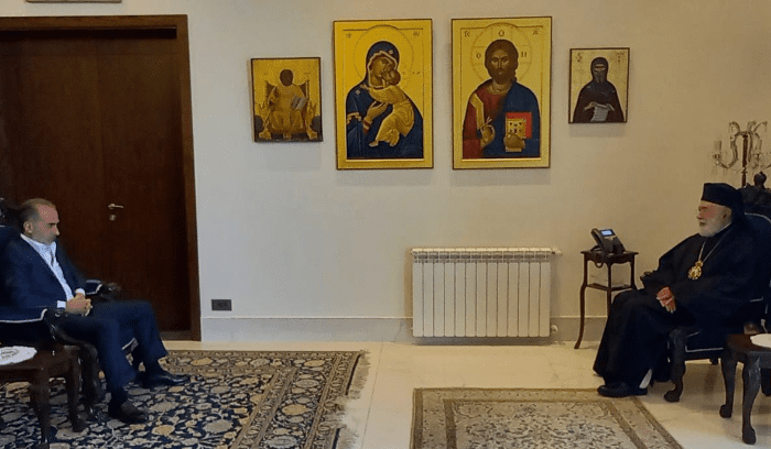 عوده وبقرادوني بقرادوني زار عوده وأثنى على مواقفه الوطنية