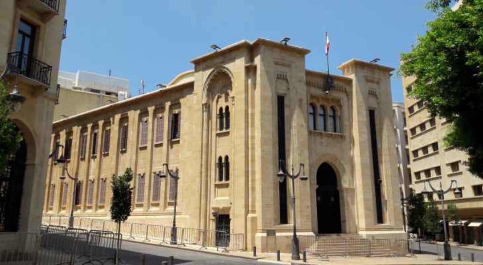 مجلس النواب “لجنة المال”: تجميد قرارَي ضريبة الدخل على الرواتب لإعادة النظر