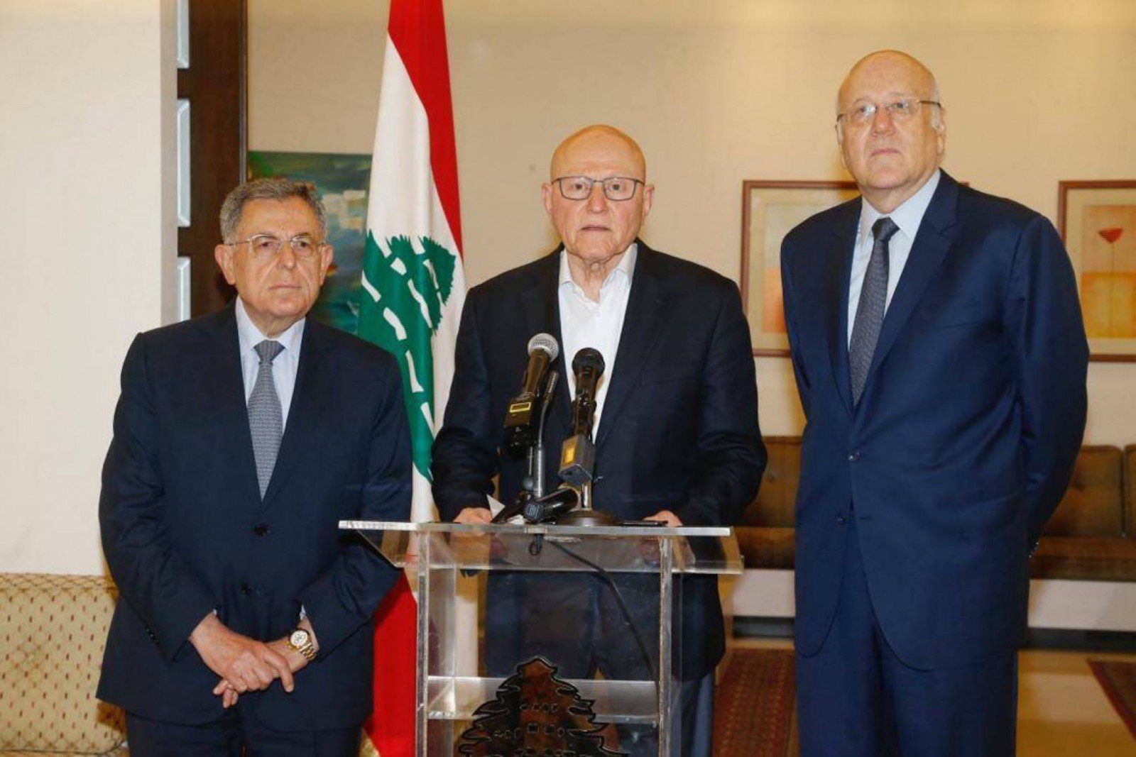 السنيورة: لا يمكن حل المشكلات واستعادة ثقة اللبنانيين من دون احترام الدستور