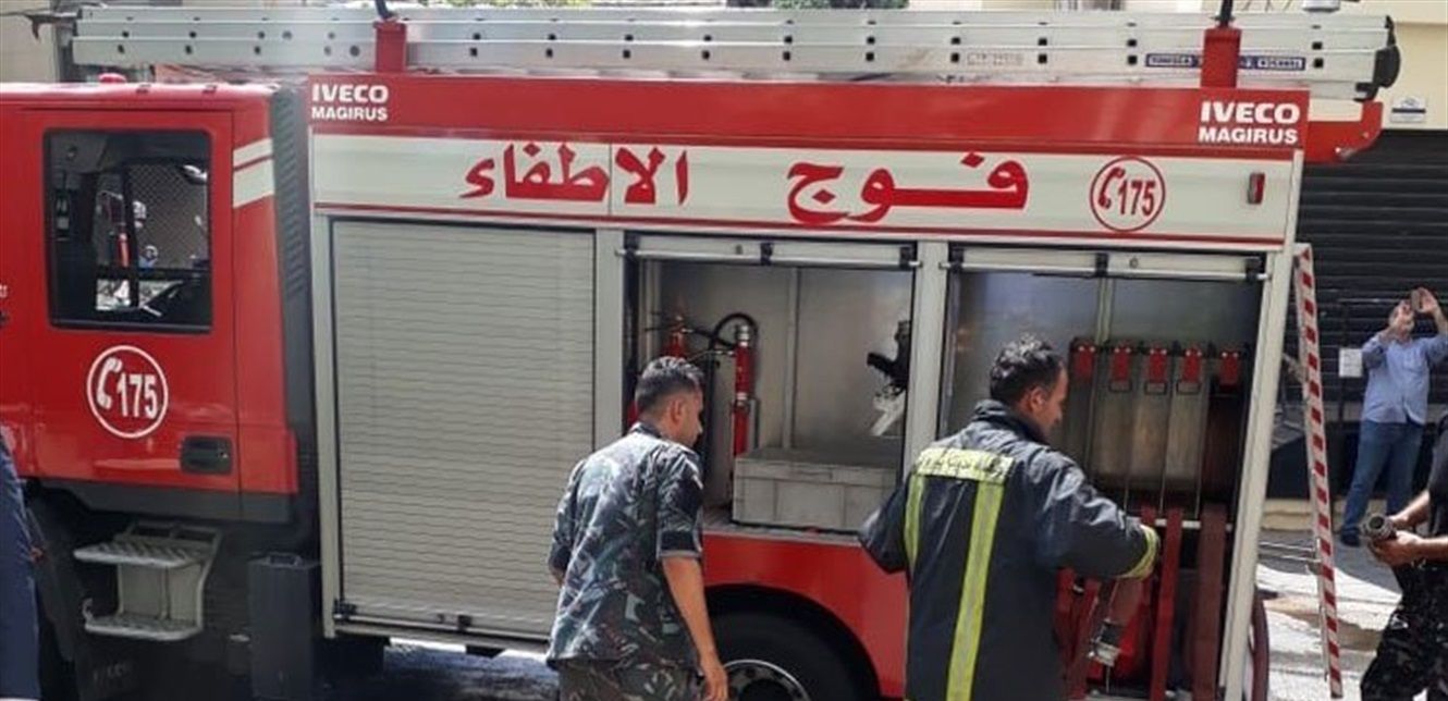 اطفاء بيروت بالصور- اطفاء بيروت يعمل على اخماد حريق شب في مولدات فندق في وسط بيروت