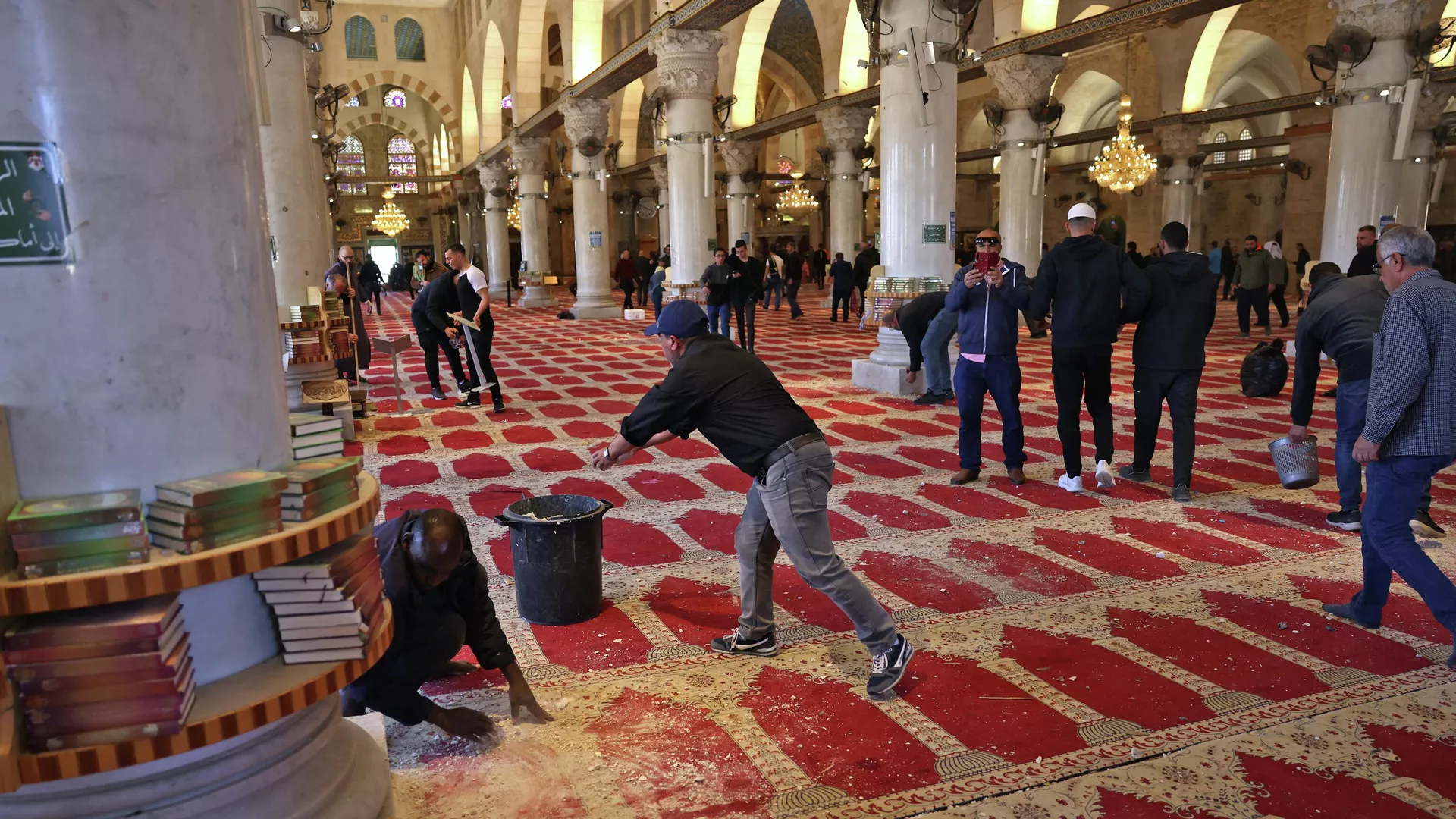 بالفيديو- مستوطنون إسرائيليون اقتحموا المسجد الأقصى