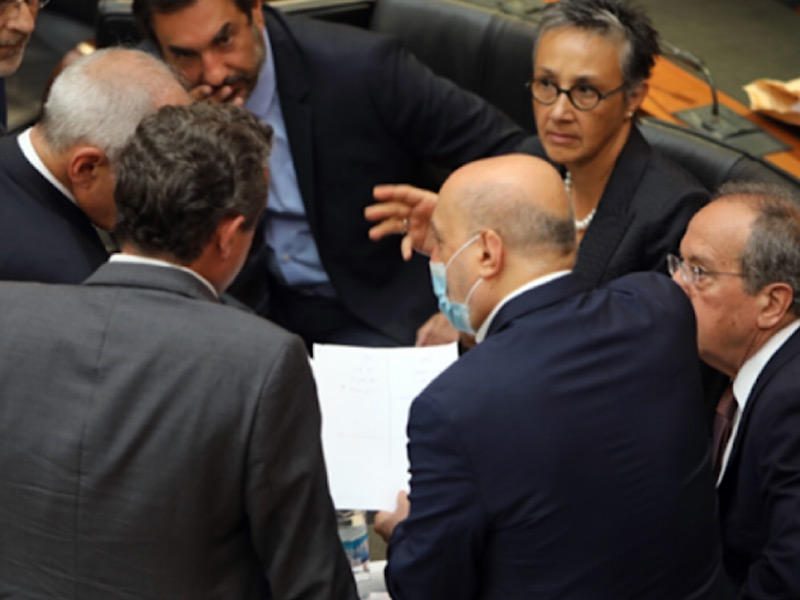 برلمان نواب ميقاتي تنسيق فرنسي سعودي فاتيكاني لإنجاز الاستحقاقات وتجنّب الحرب: توافق على شخصيتين لتولي الرئاسة… الأول قائد الجيش والثاني مدني بثقة دولية