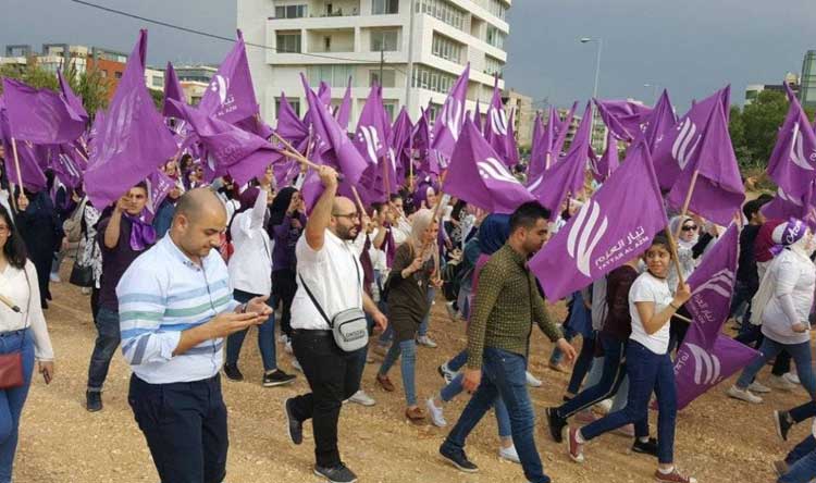 تيار العزم “العزم” للـ”تيار”: للي بيتو من قزاز ما يرمي الناس بحجارة