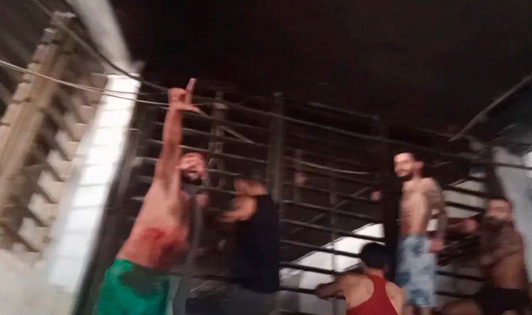 بالفيديو- فوضى في سجن رومية… “اختنقنا جوّا وعم نموت”