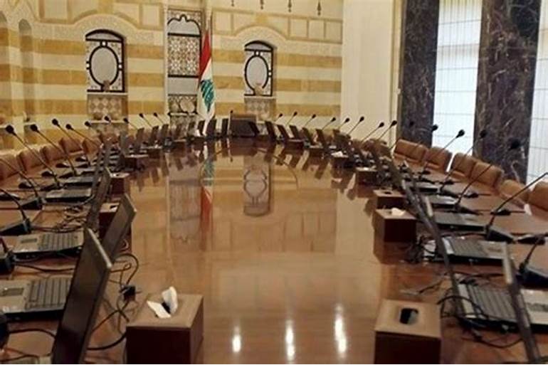 مجلس الوزراء طاولة5