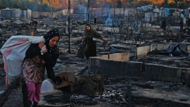 مخيمات حريق إحراق خيم النازحين السوريين وسيلة تعبير لبنانية لرفض وجودهم وإجبارهم على العودة إلى بلادهم