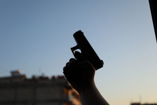 جريحان بإطلاق نار على مقهى في القبة.. والجيش يتحرك