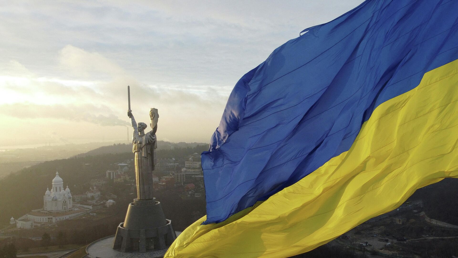 دوي صفارات الانذار في كييف وضواحيها