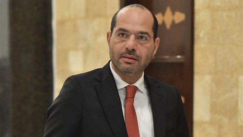 R (5) مراد قام بزيارة مدراء المدارس في البقاع الأوسط