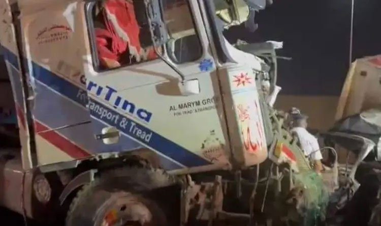truck بالفيديو- مأساة جديدة في مصر… شاحنة دهست 15 سيارة