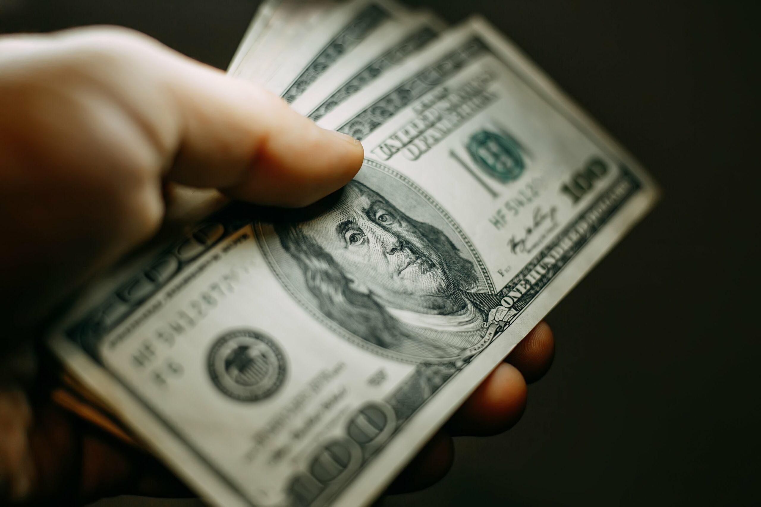 ارتفاعٌ بسعر صرف الدولار