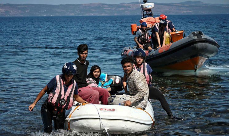 233232 بالصور- كارثة جديدة… لبنانيون وسط البحر بلا قبطان ولا طعام