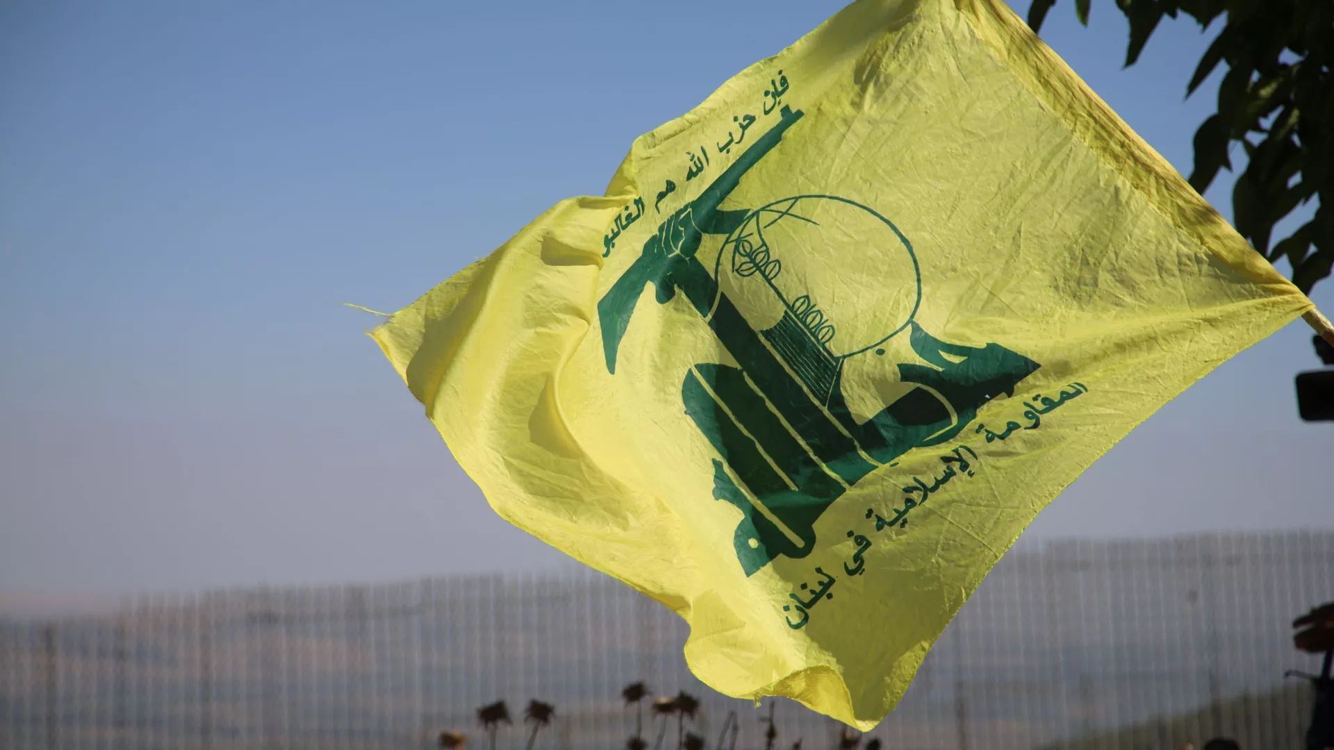 حزب الله “حزب الله”: العملية الفلسطينية ضد الحافلة الإسرائيلية تجسيد لمواصلة طريق التحرير