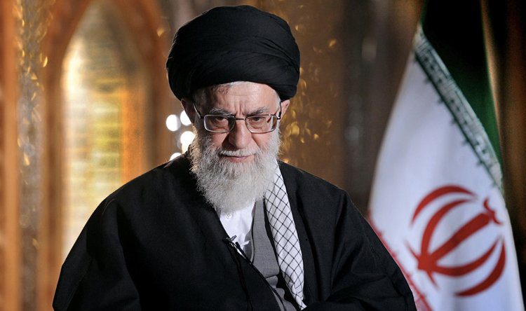 خامنئي في ايران… صورة خامنئي ملطّخة بالدماء!