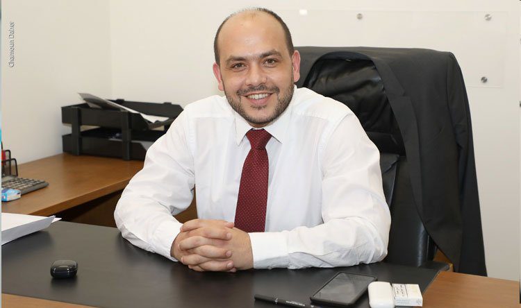 سعيد الاسمر الاسمر: بأسوأ عهد عم نحلم بعهدك