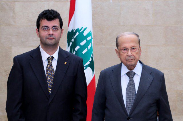 Dr. Joe Salloum Head of Pharmacists Syndicate with delegation (3)_JPG وسام الاستحقاق لنقيب الصيادلة