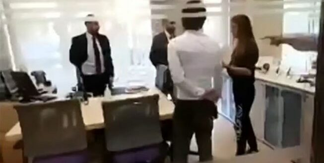 424830Image1 زرازير تدخل بنك بيبلوس مطالبةً بجزء من وديعتها