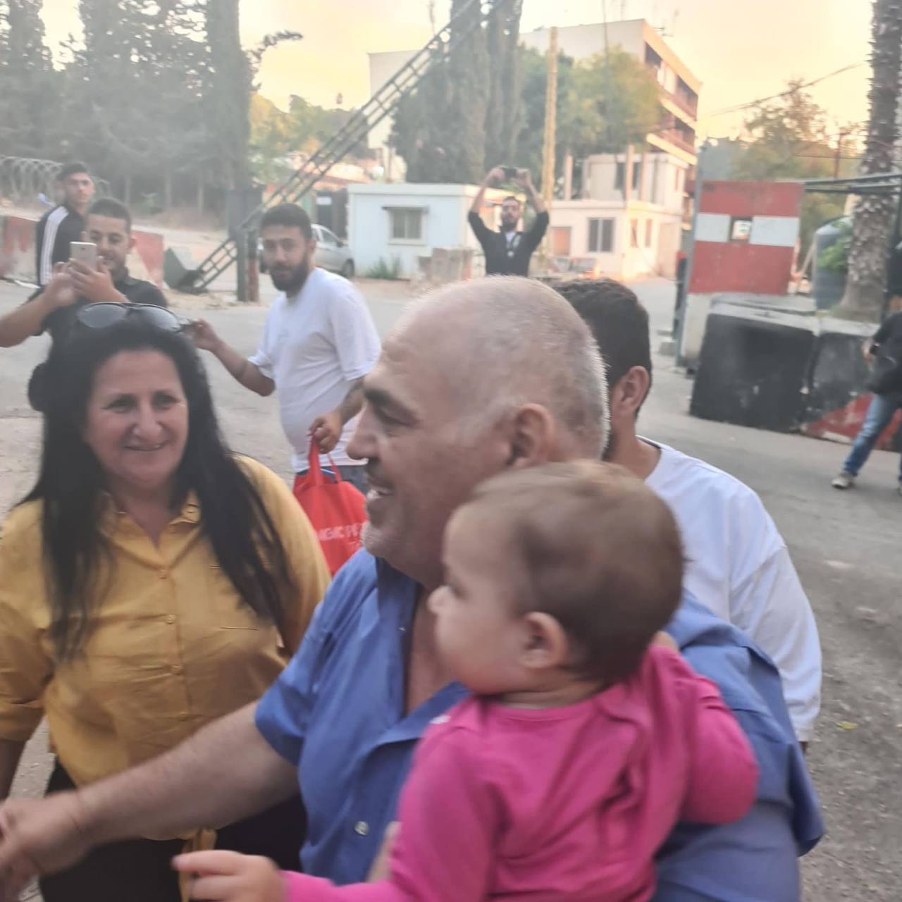 photo_2022-10-12_18-33-15 بالصور والفيديو- لحظة وصول جورج توما الى عين الرمانة
