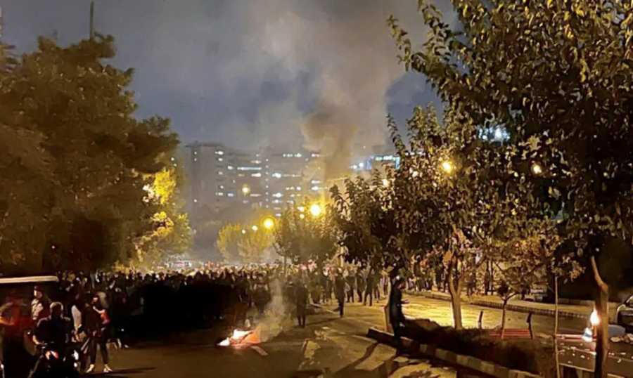 احتجاجات ايران في احتجاجات ايران… مقتل أكثر من 20 طفلاً واعتقال المئات!