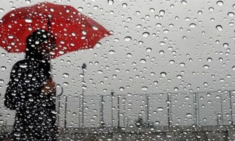 طقس ماطر3 منخفض جوّي متمركز جنوب قبرص يؤدي الى طقس غائم و متقلّب